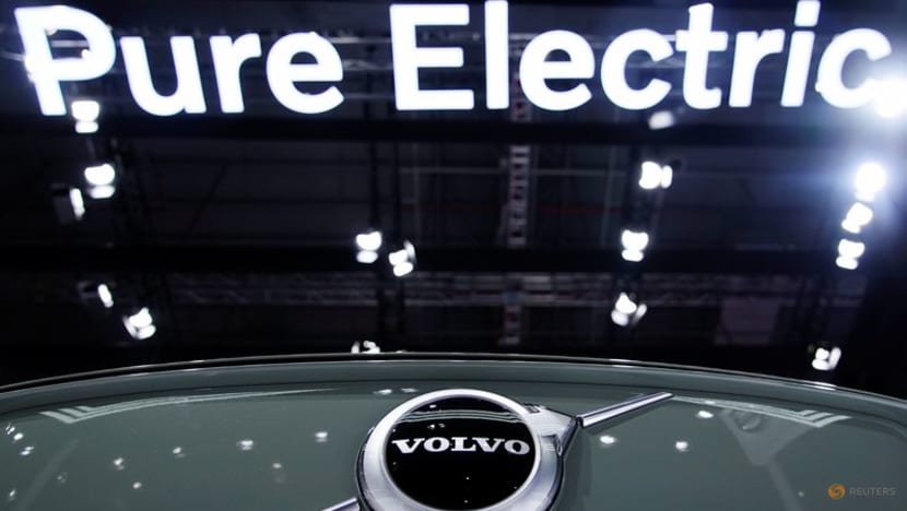 Volvo Cars Q3 profit jumps as costs fall